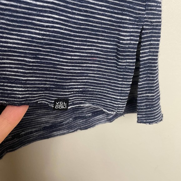 Volcom V-neck Slouchy Short Sleeve Striped Tee Blue White M-S - Picture 4 of 7
